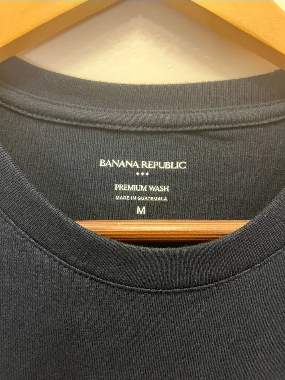 Banana Republic Men's Navy Globe Graphic Tee